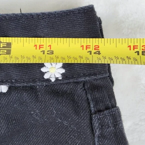 PacSun Daisy Embroidery High Rise Denim Festival Shorts Size 28 Black - Picture 7 of 12